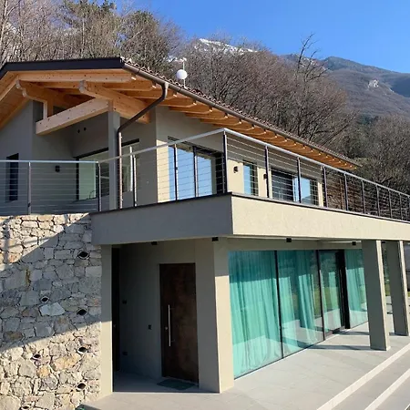 Sopralago Ein Ferienhaus Mit Grandiosem Weitblick Von Norden Bis Sueden Des Gardasees * Malcesine