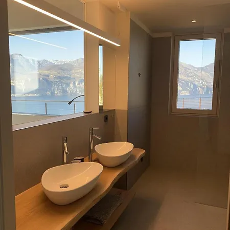 Sopralago Ein Ferienhaus Mit Grandiosem Weitblick Von Norden Bis Sueden Des Gardasees