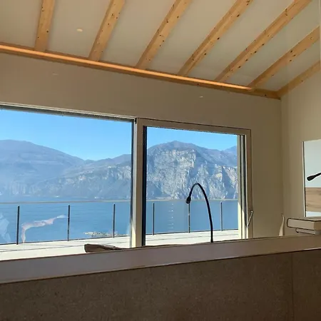 Sopralago Ein Ferienhaus Mit Grandiosem Weitblick Von Norden Bis Sueden Des Gardasees Holiday home Malcesine