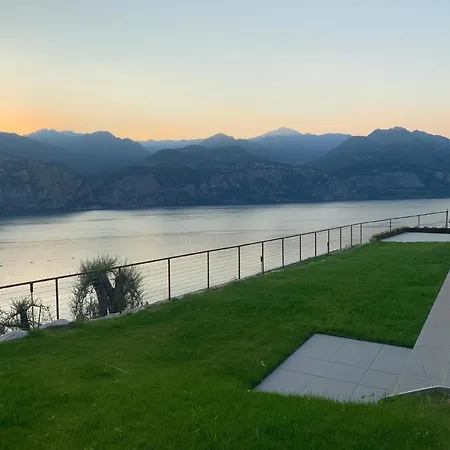 Holiday home Sopralago Ein Ferienhaus Mit Grandiosem Weitblick Von Norden Bis Sueden Des Gardasees Malcesine